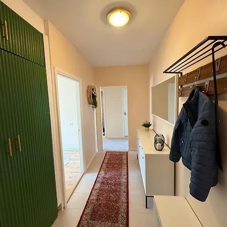 Mugav Roduga Kodu Linnas Koos Tasuta Wifi, Tv & Parkimisega Ootab Sind! *