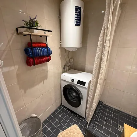 Mugav Roduga Kodu Linnas Koos Tasuta Wifi, Tv & Parkimisega Ootab Sind! Rapla