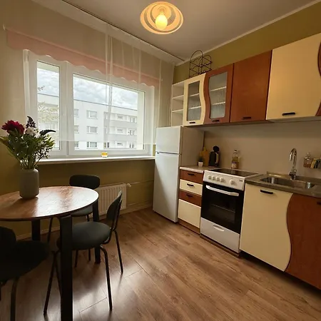 Mugav Roduga Kodu Linnas Koos Tasuta Wifi, Tv & Parkimisega Ootab Sind!