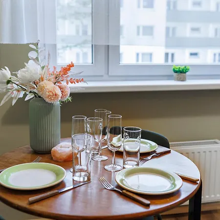 Mugav Roduga Kodu Linnas Koos Tasuta Wifi, Tv & Parkimisega Ootab Sind!