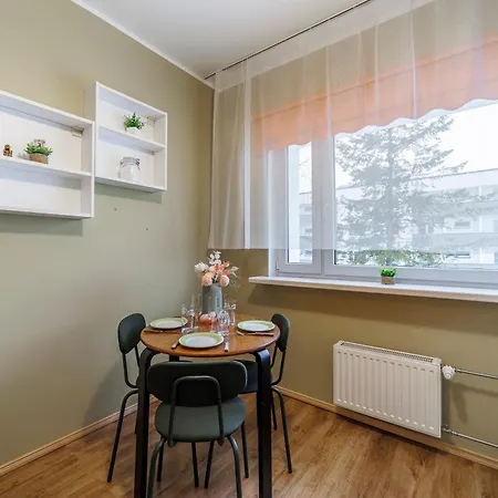 Mugav Roduga Kodu Linnas Koos Tasuta Wifi, Tv & Parkimisega Ootab Sind!