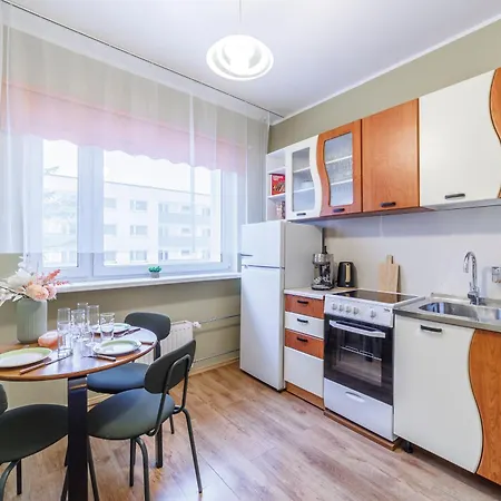 Apartment Mugav Roduga Kodu Linnas Koos Tasuta Wifi, Tv & Parkimisega Ootab Sind!