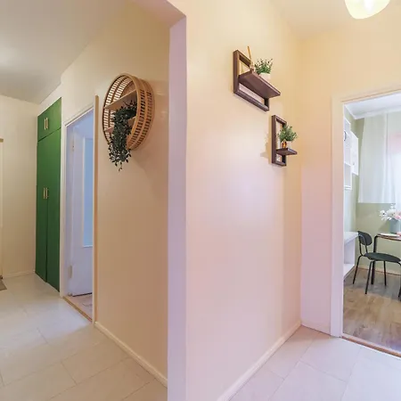 Apartment Mugav Roduga Kodu Linnas Koos Tasuta Wifi, Tv & Parkimisega Ootab Sind! *