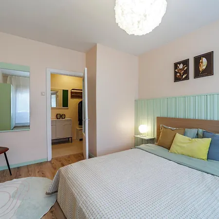 Mugav Roduga Kodu Linnas Koos Tasuta Wifi, Tv & Parkimisega Ootab Sind! *