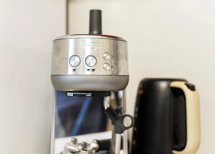 Mugav Roduga Kodu Linnas Koos Tasuta Wifi, Tv & Parkimisega Ootab Sind!