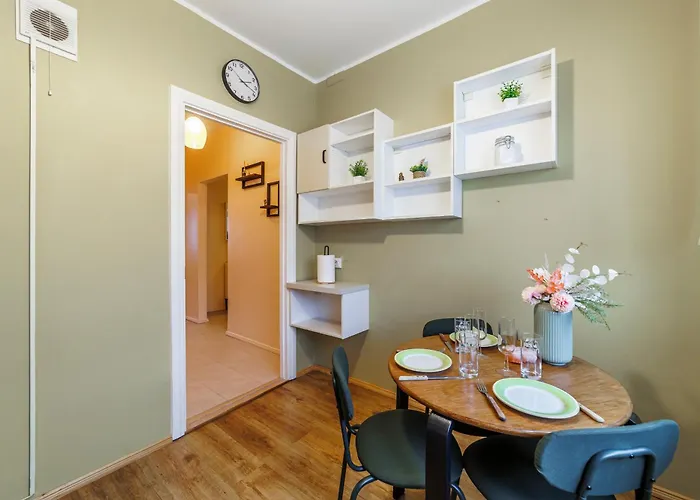 Mugav Roduga Kodu Linnas Koos Tasuta Wifi, Tv & Parkimisega Ootab Sind! *