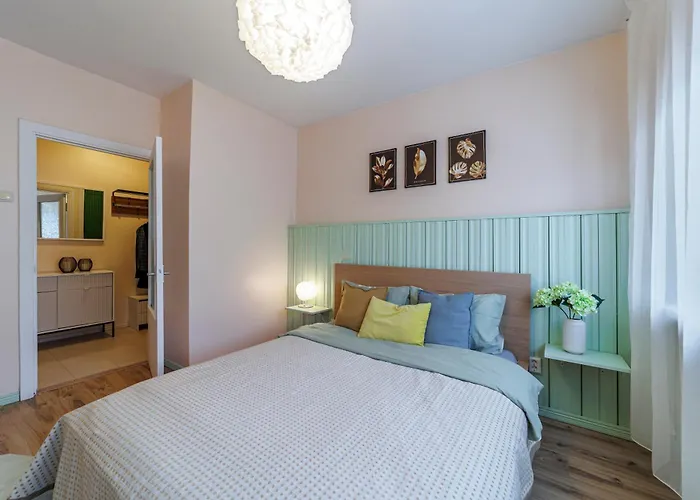 Mugav Roduga Kodu Linnas Koos Tasuta Wifi, Tv & Parkimisega Ootab Sind!